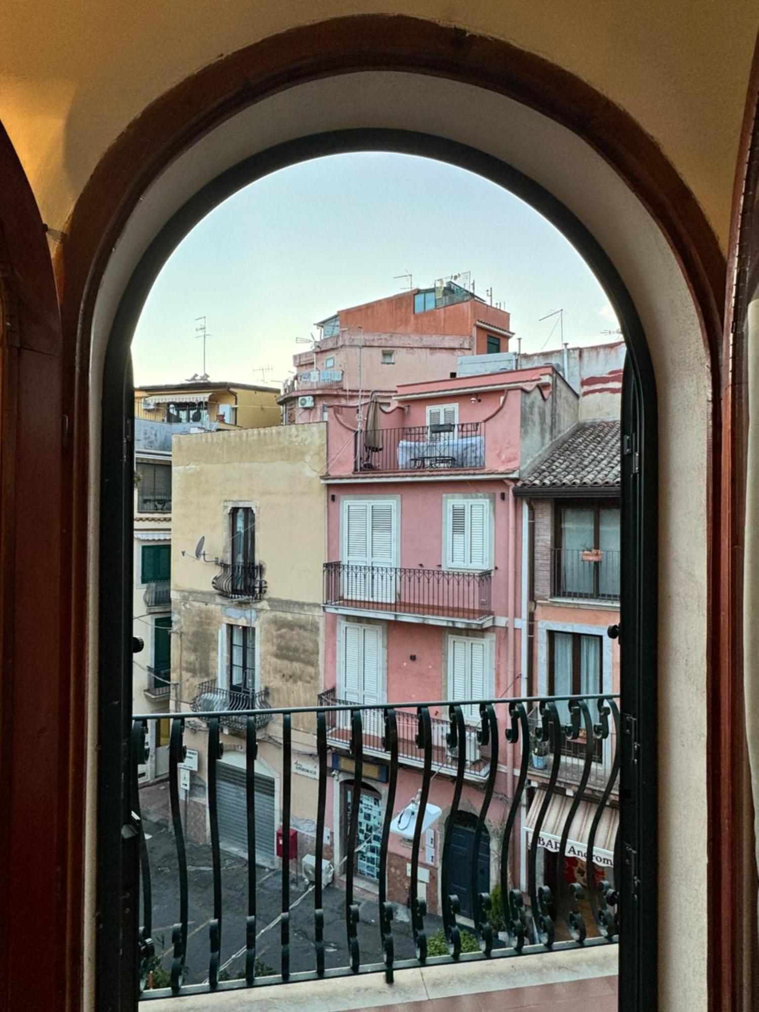 Taormina'S Sun Apartment Ngoại thất bức ảnh