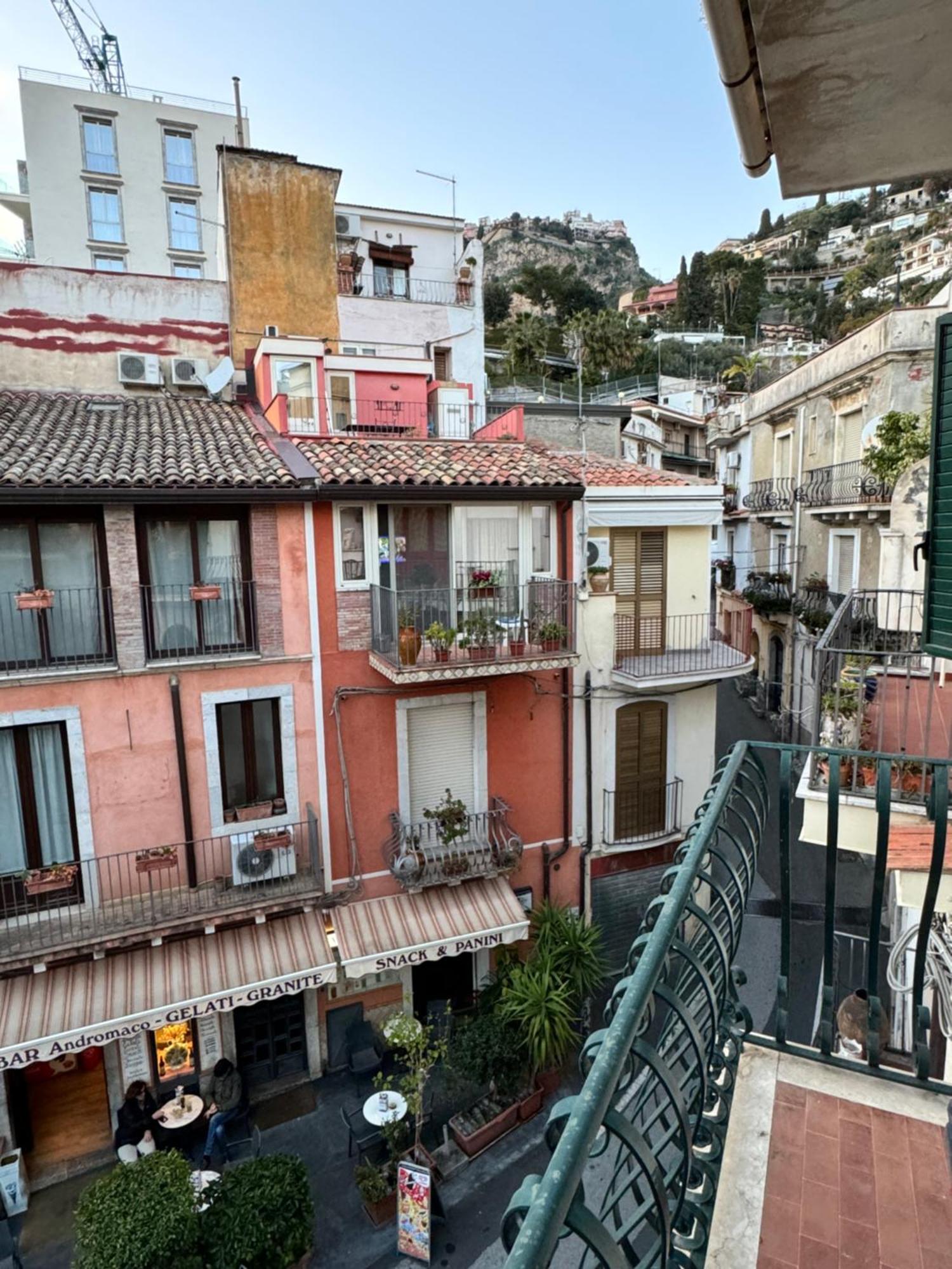 Taormina'S Sun Apartment Ngoại thất bức ảnh